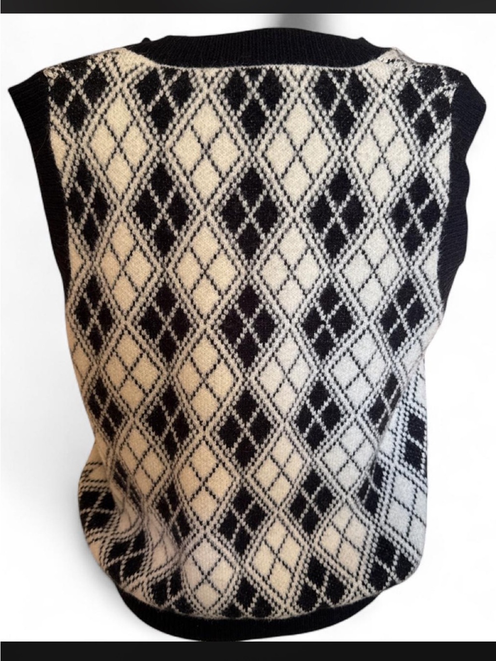 Source Unknown Black & Cream Argyle V‑Neck Sweater Vest - Picture 2 of 3